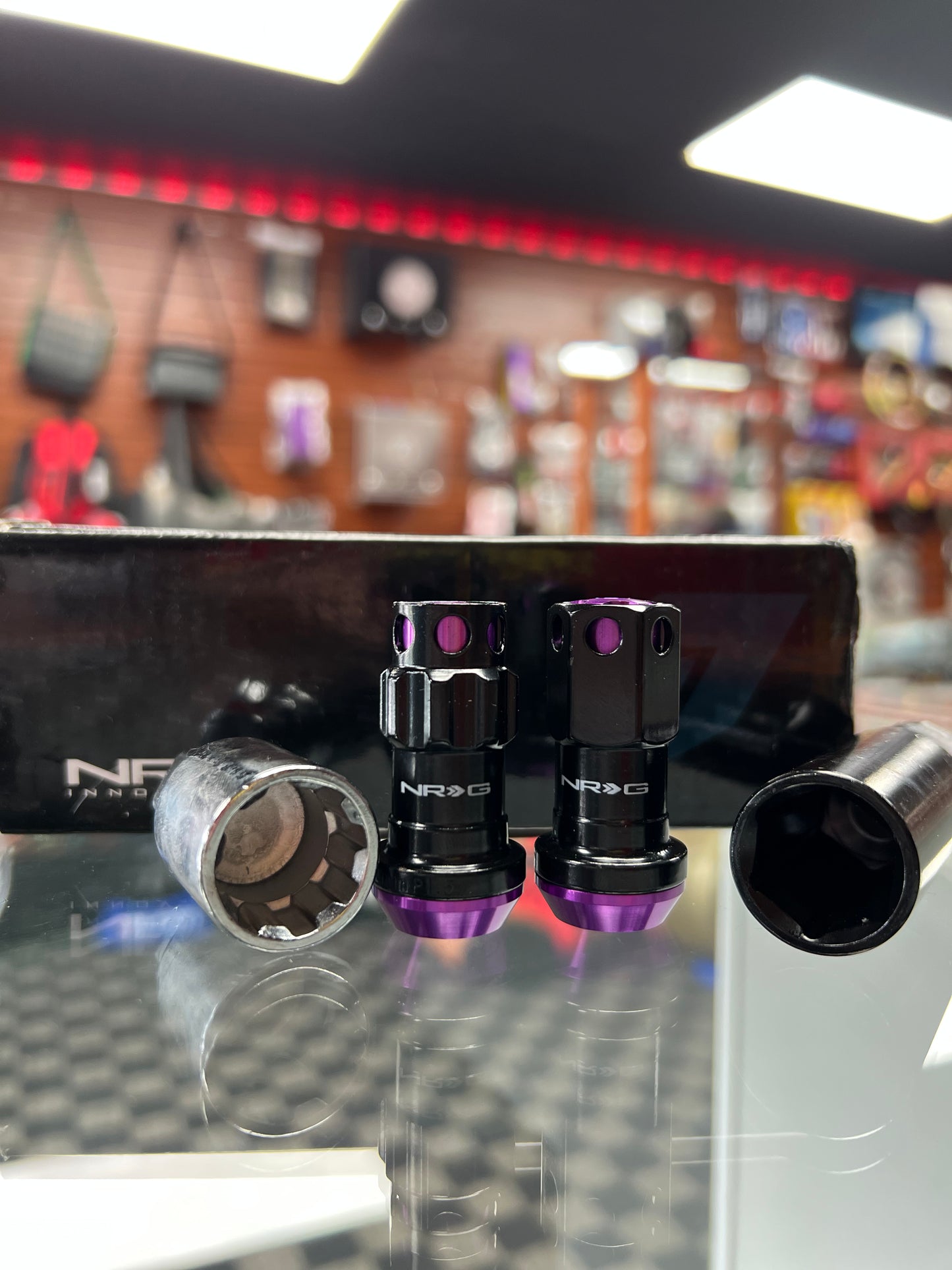 NRG LUG NUTS BLACK/PURPLE