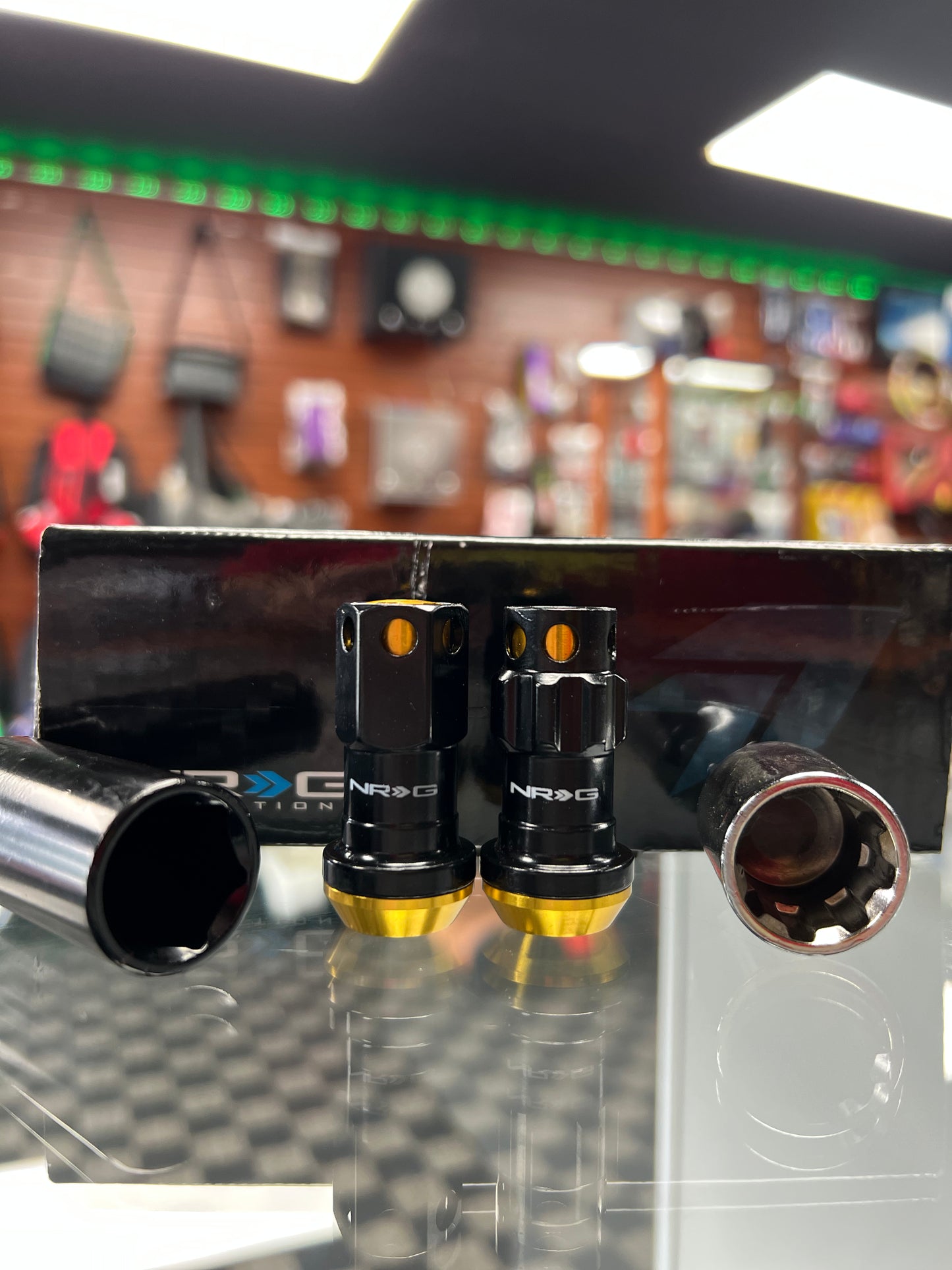 NRG LUG NUTS BLACK/GOLD
