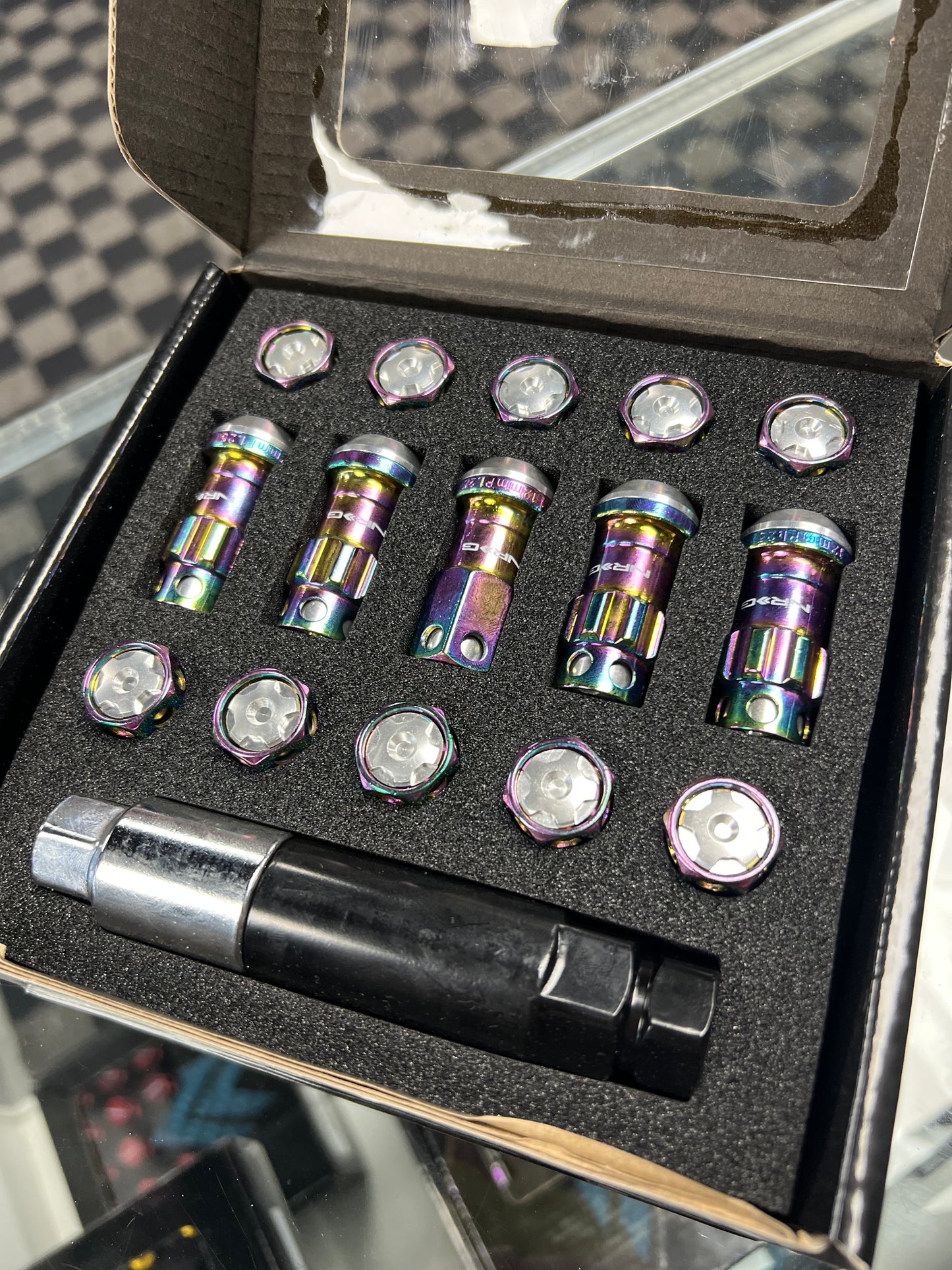 NRG LUG NUTS NEO CHROME