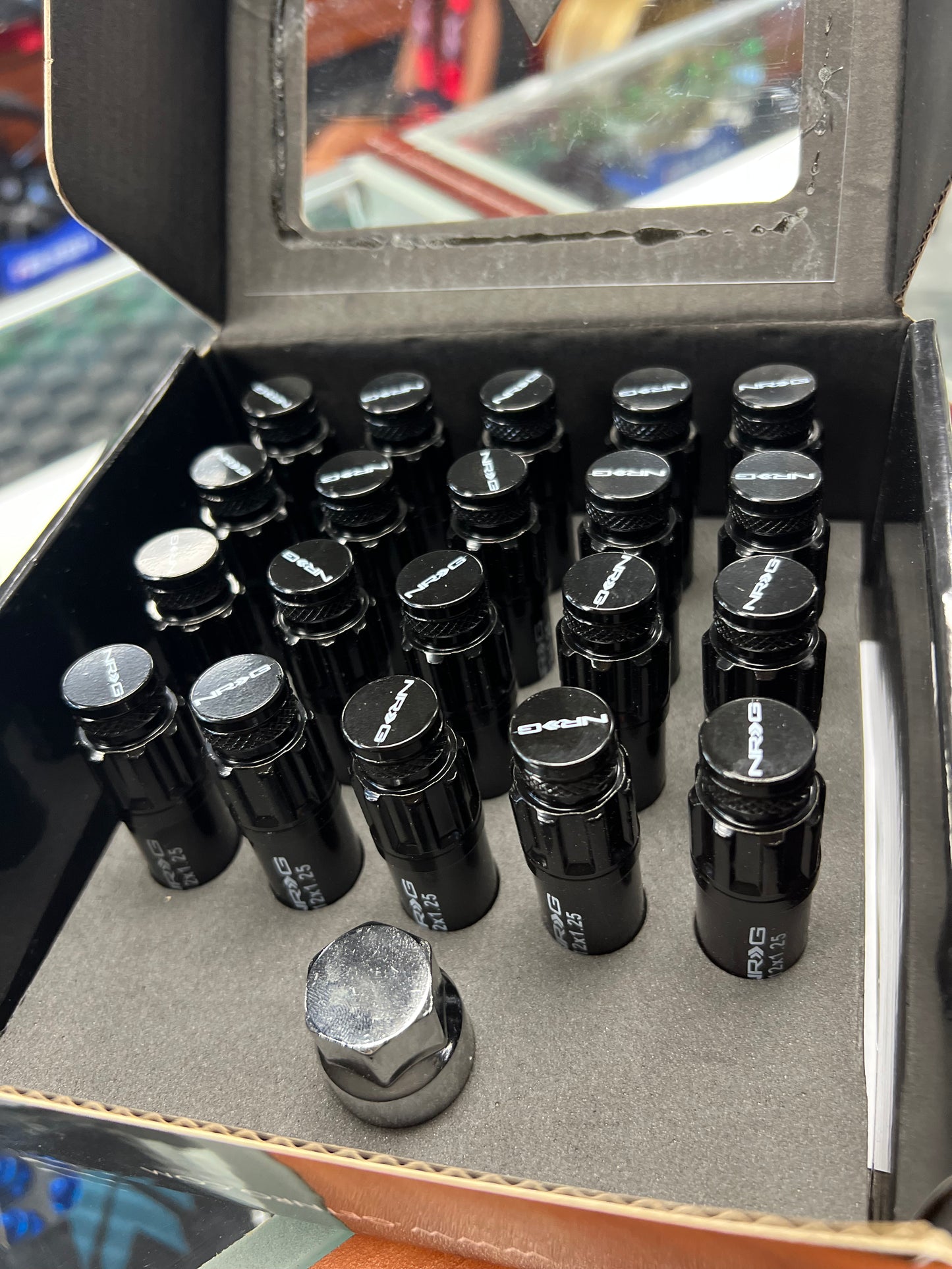 NRG LUG NUTS BLACK (LONG)