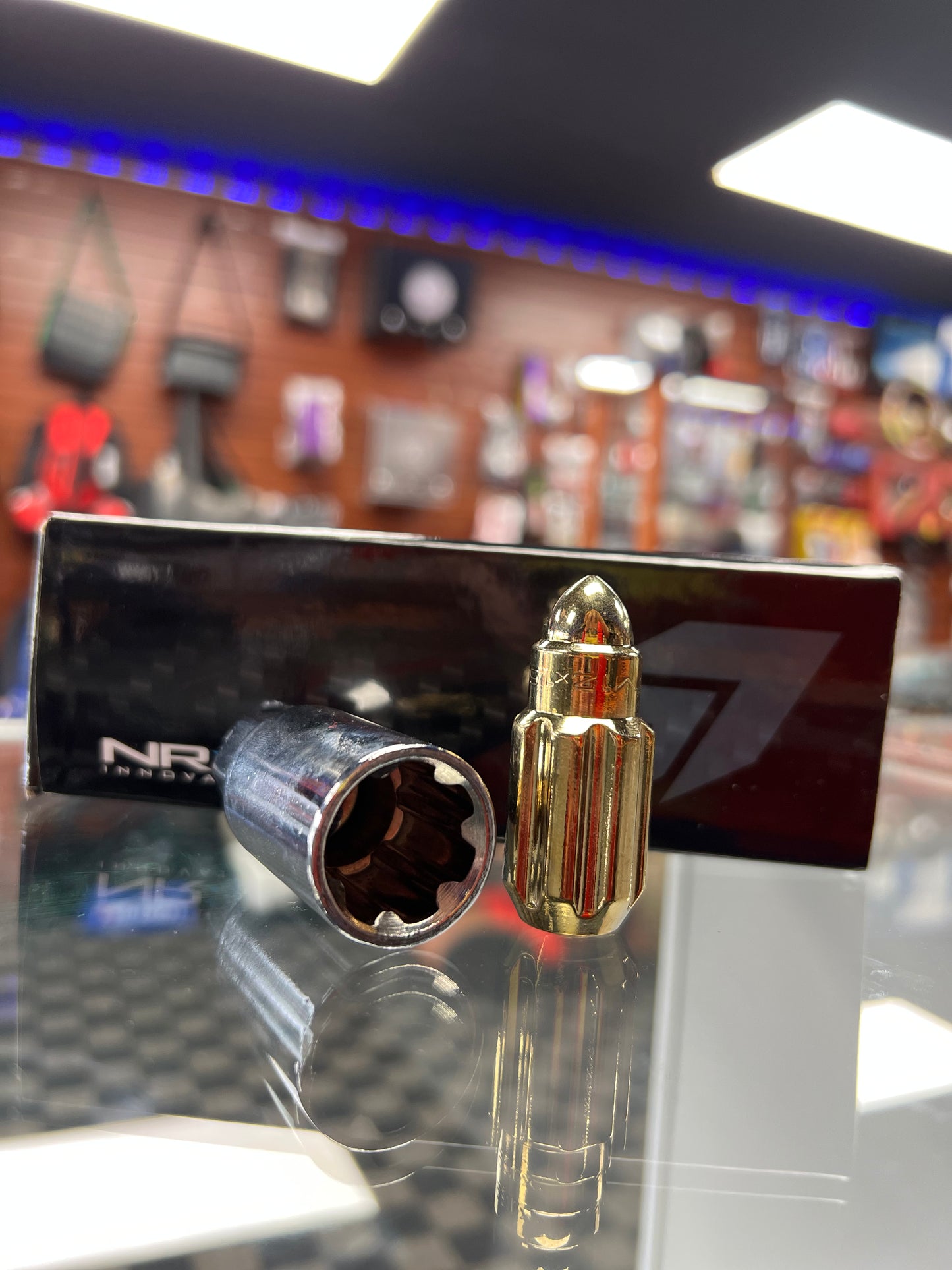 NRG LUG NUTS GOLD